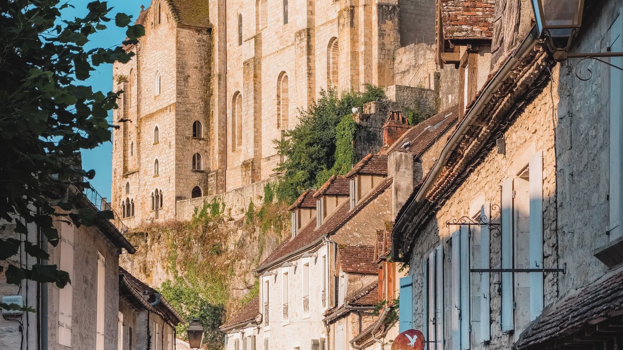 Photo of Others in Montgesty