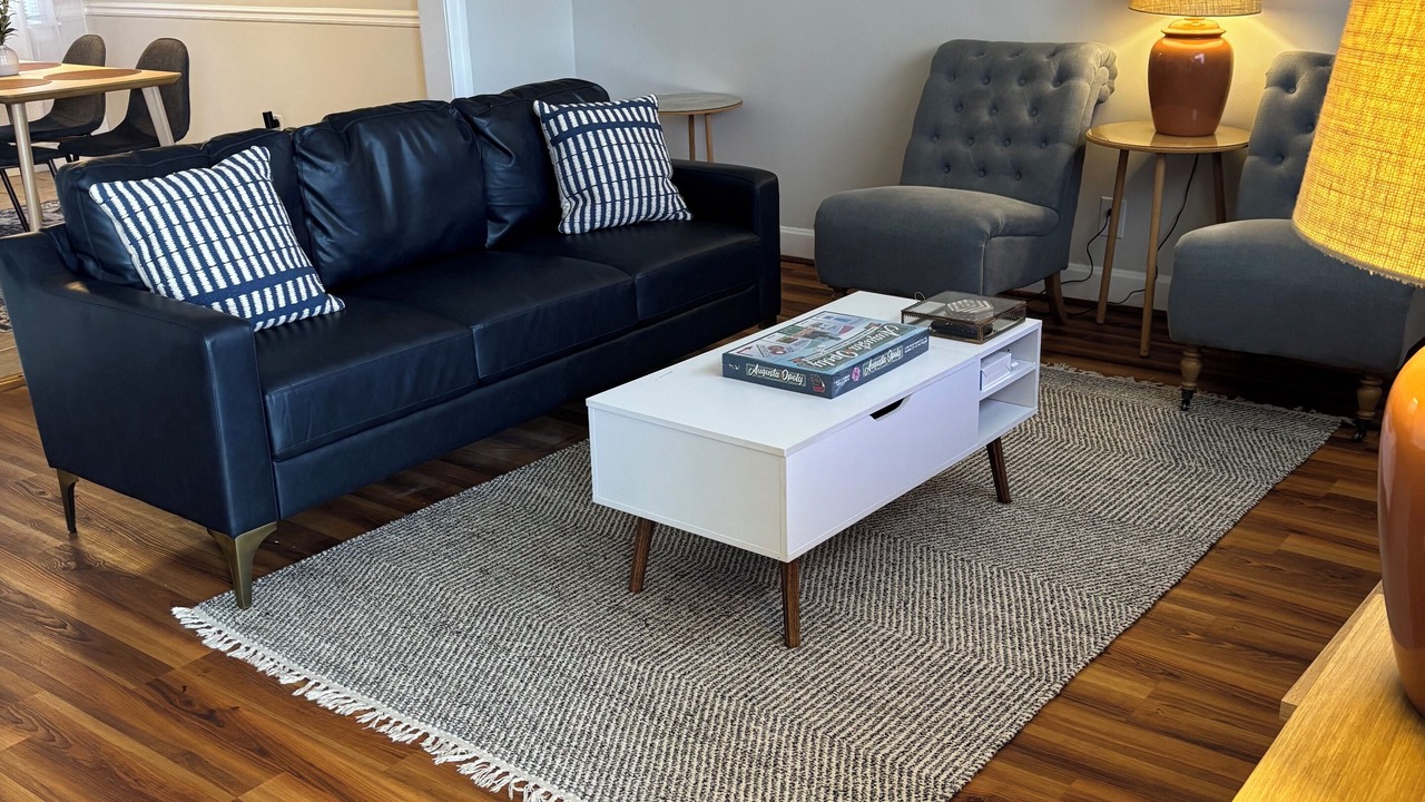 Photo of Livingroom in Forest Hills