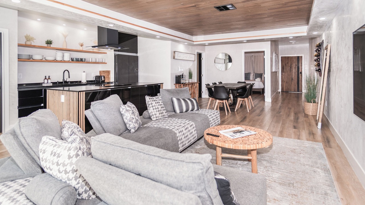Photo of Livingroom in Burbank