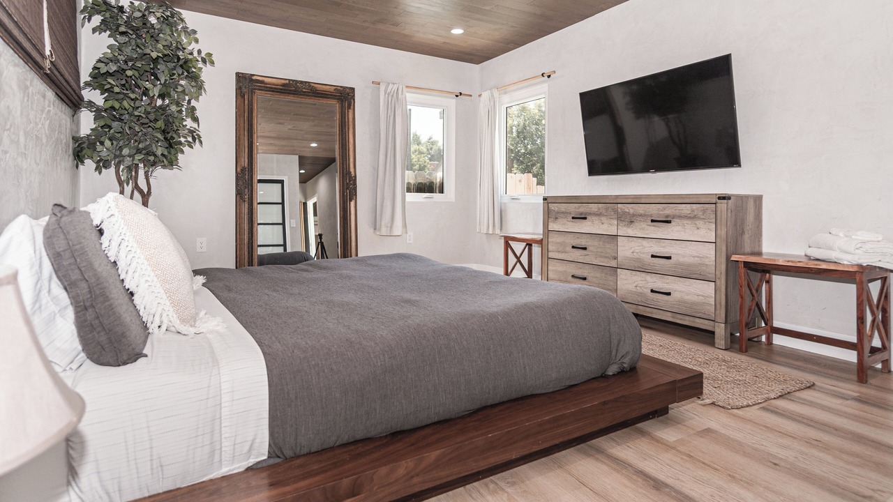 Photo of Bedroom in Burbank