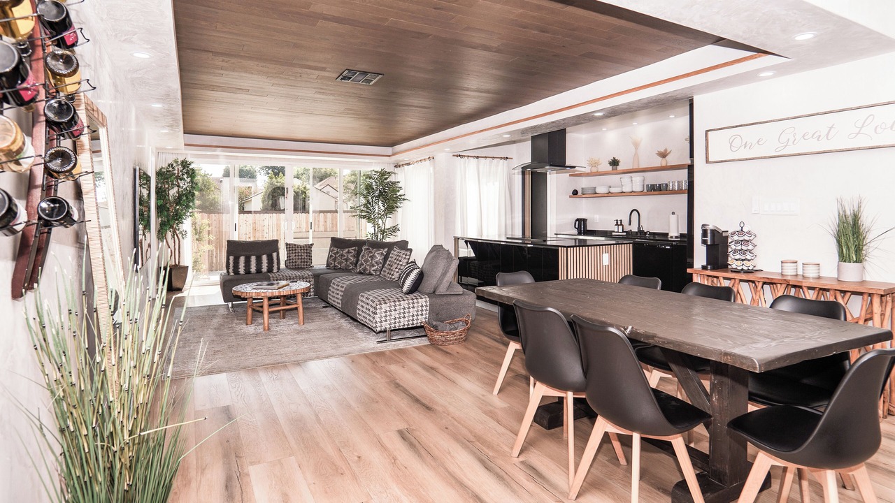 Photo of Livingroom in Burbank