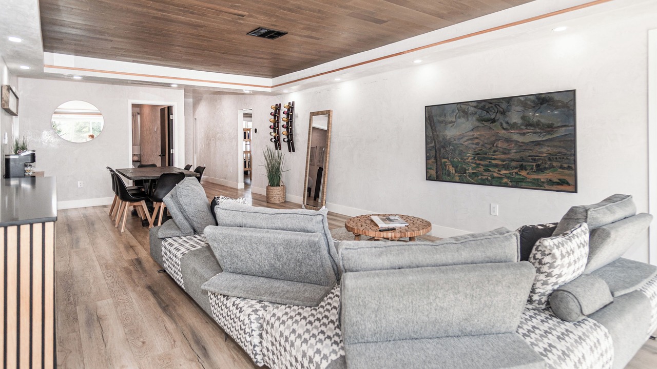 Photo of Livingroom in Burbank