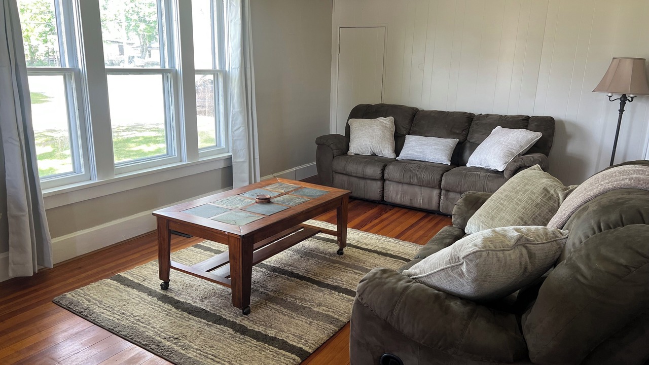 Photo of Livingroom in Prairie Du Chien