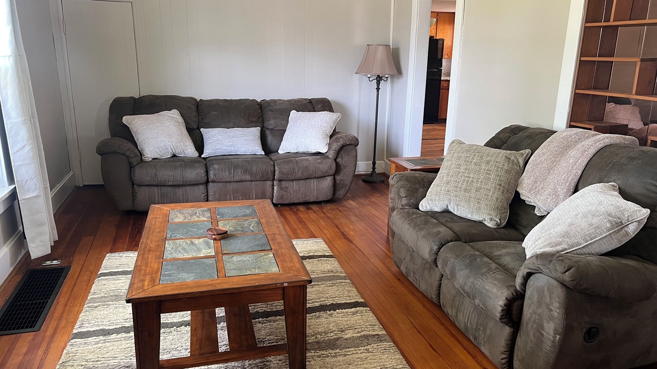 Photo of Livingroom in Prairie Du Chien