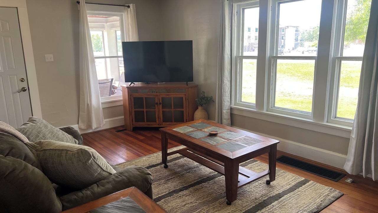 Photo of Livingroom in Prairie Du Chien