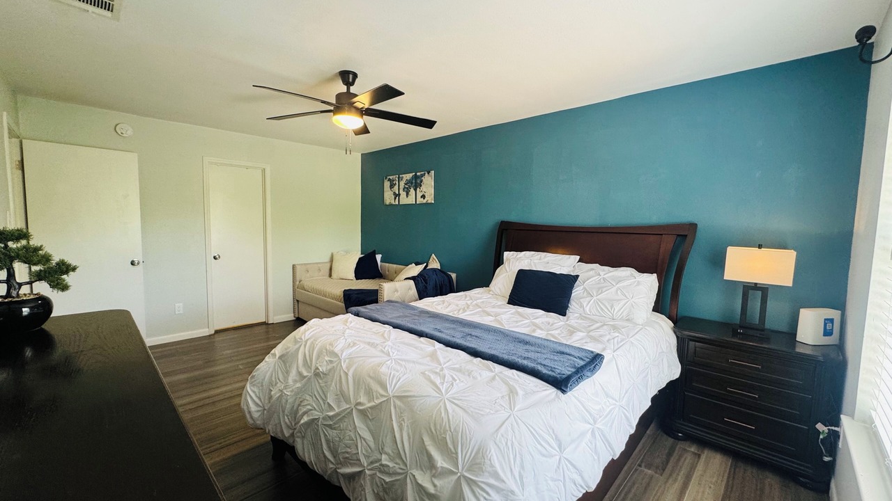 Photo of Bedroom in Montopolis