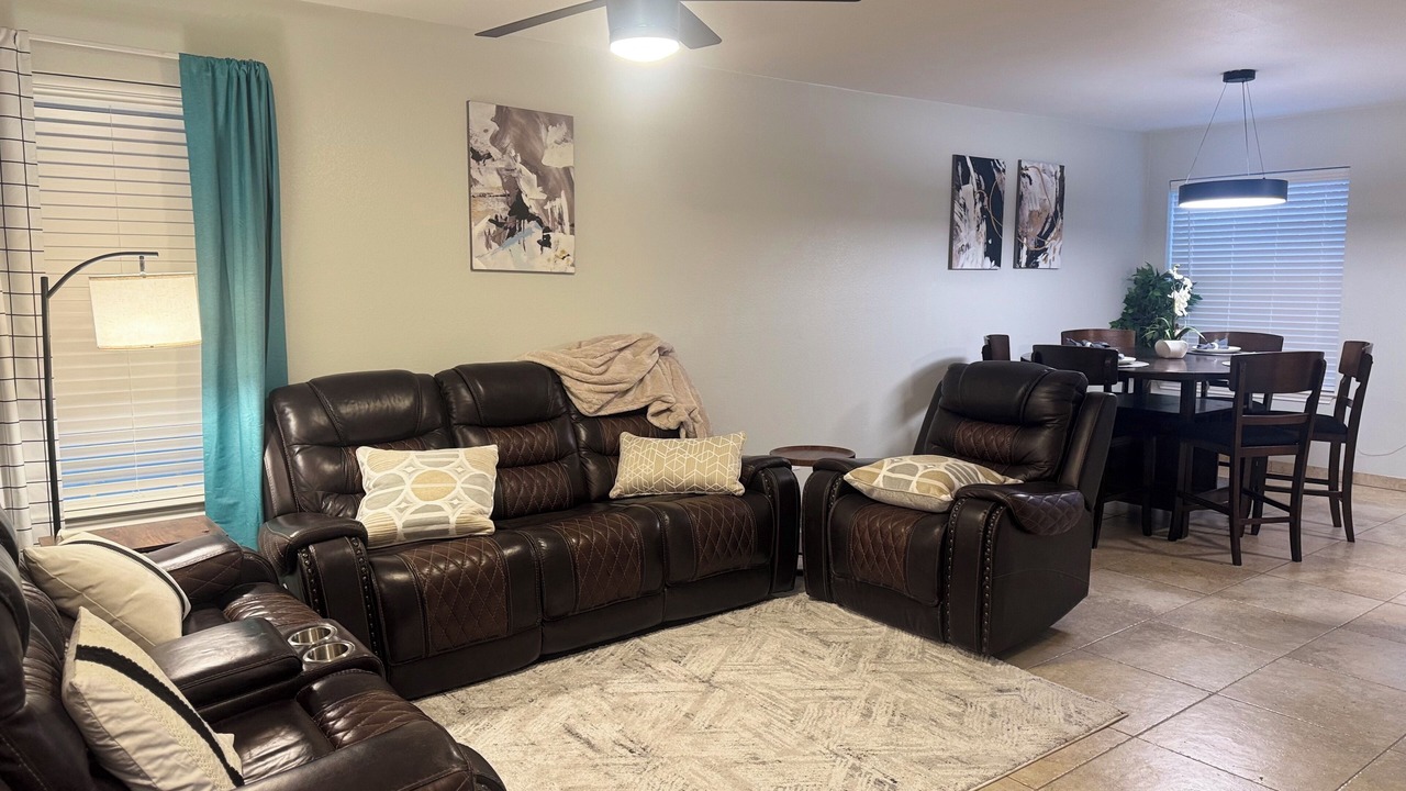 Photo of Livingroom in Montopolis