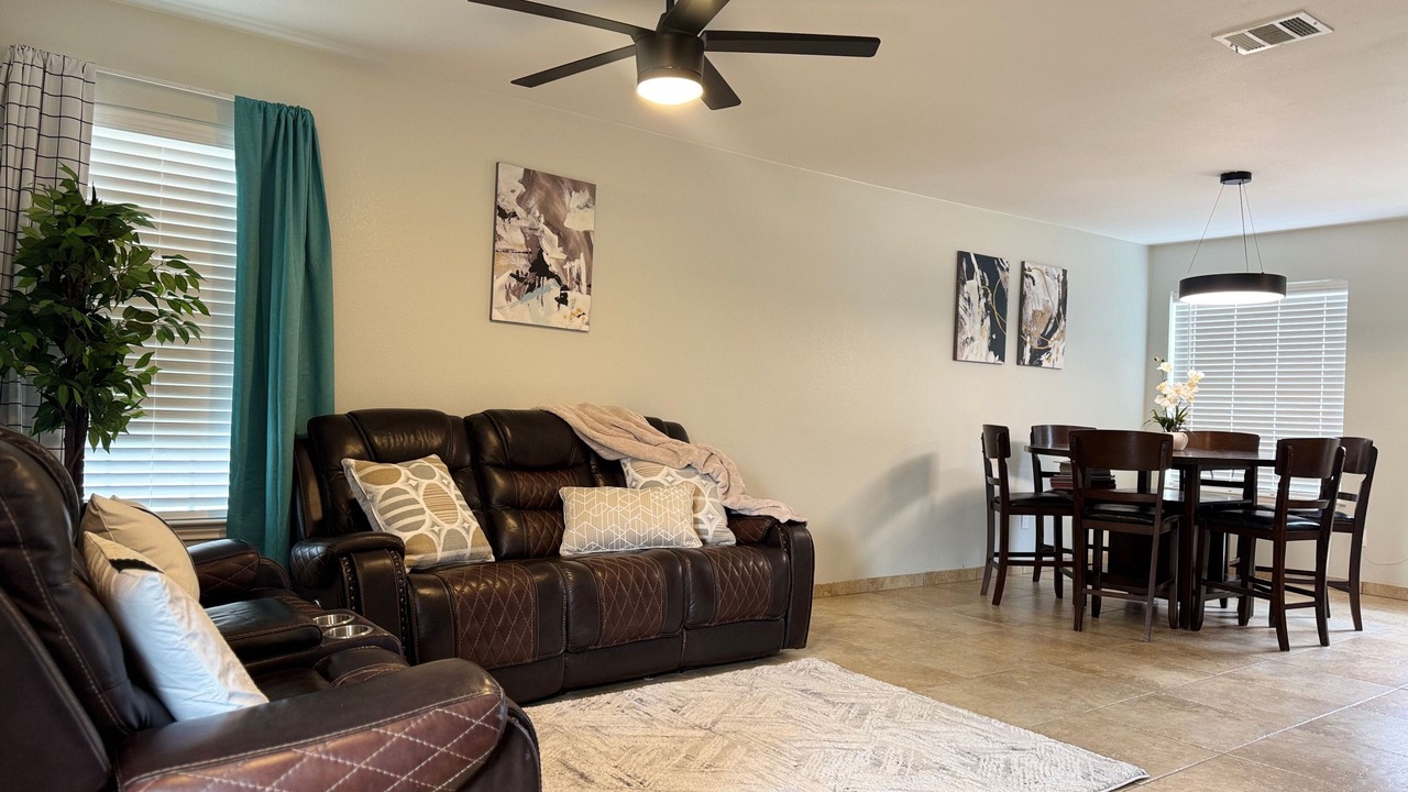 Photo of Livingroom in Montopolis