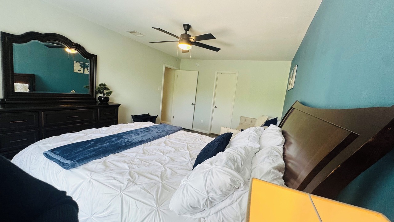 Photo of Bedroom in Montopolis