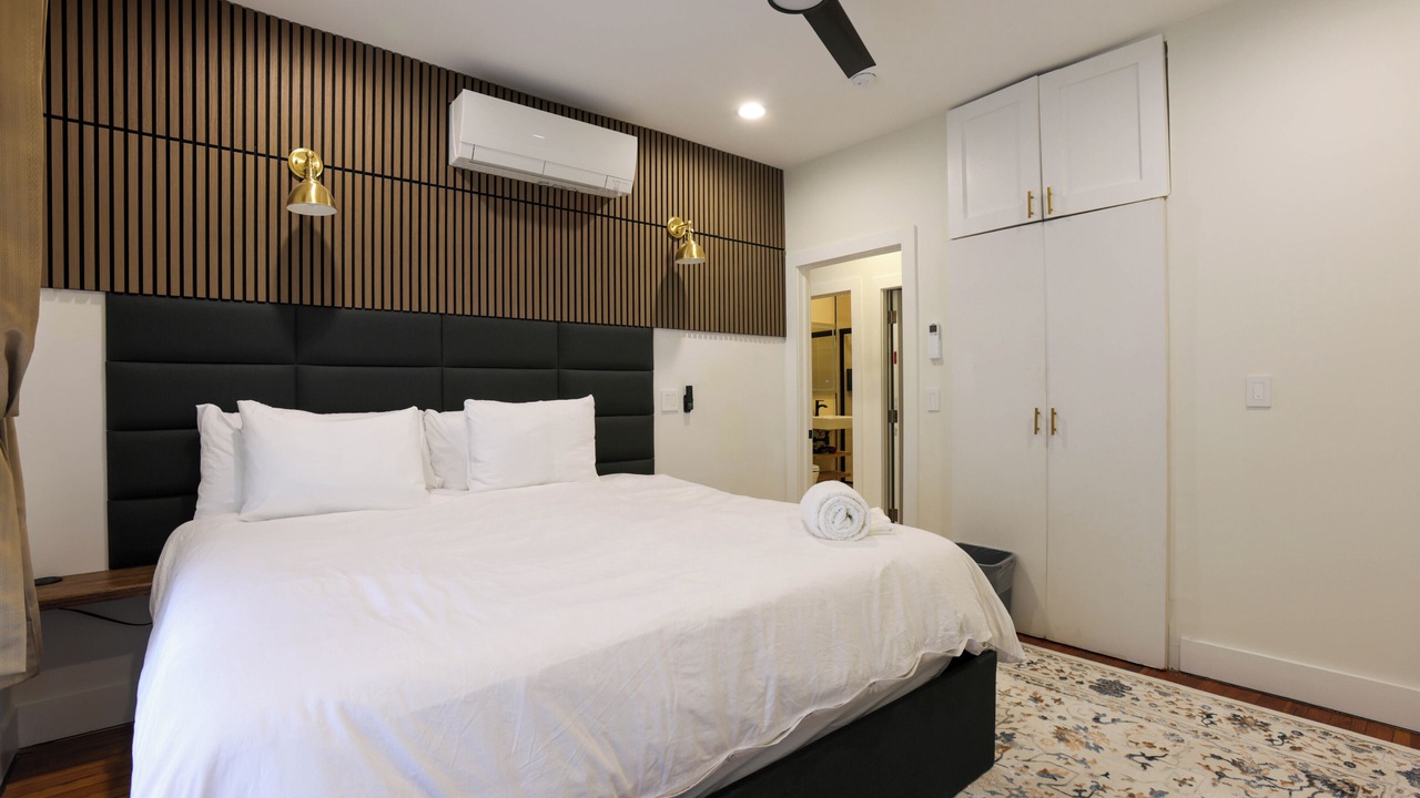 Photo of Bedroom in Dupont Circle