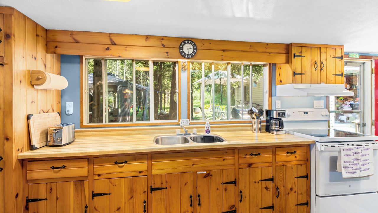 Photo of Kitchen in Northern Bruce Peninsula