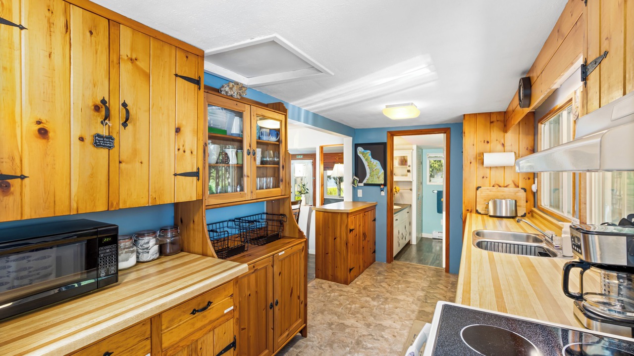 Photo of Kitchen in Northern Bruce Peninsula