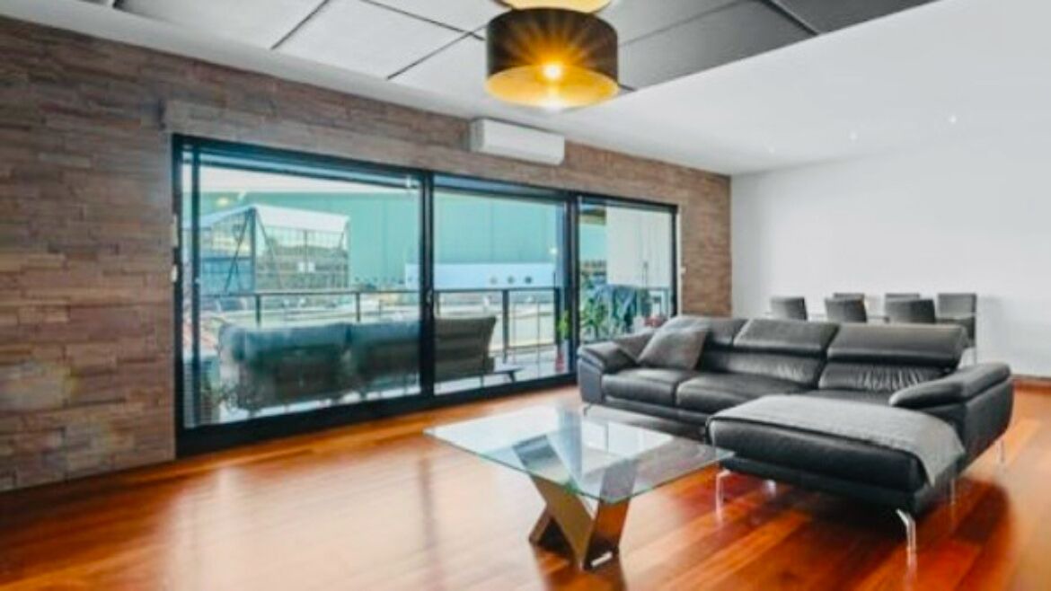 Photo of Livingroom in Patterson Lakes