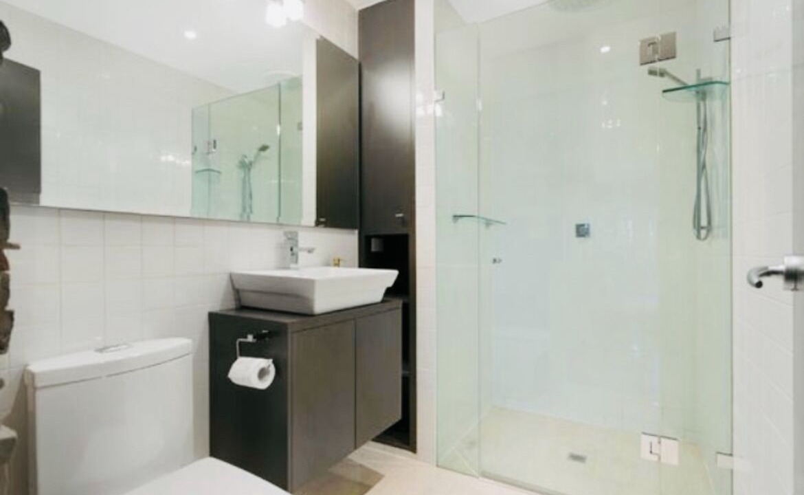 Photo of Bathroom in Patterson Lakes