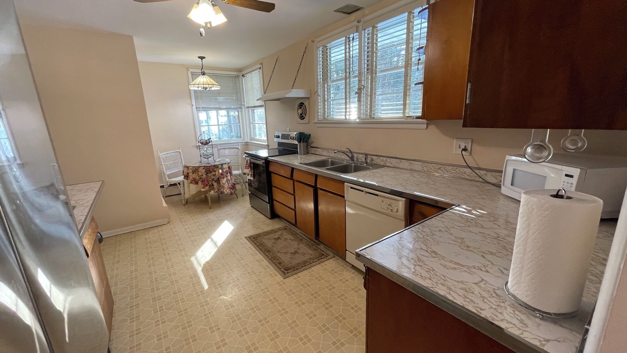 Photo of Kitchen in Langhorne Manor