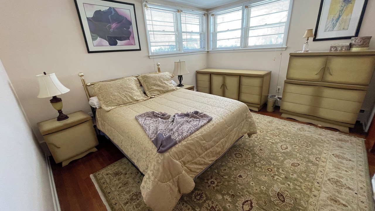 Photo of Bedroom in Langhorne Manor
