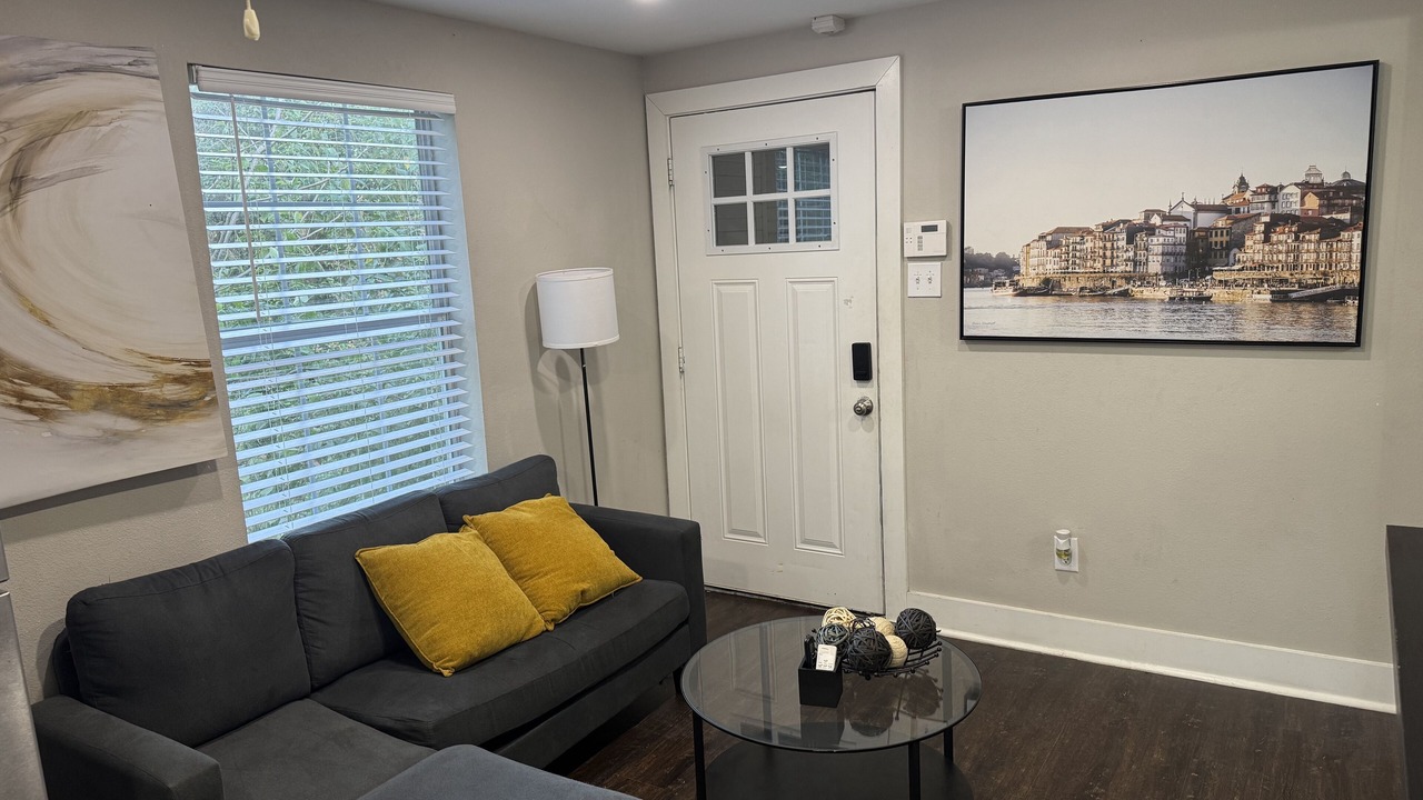 Photo of Livingroom in Greater East End