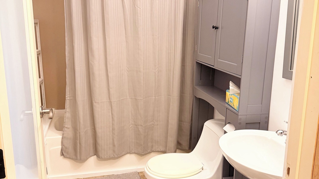 Photo of Bathroom in Oak Park