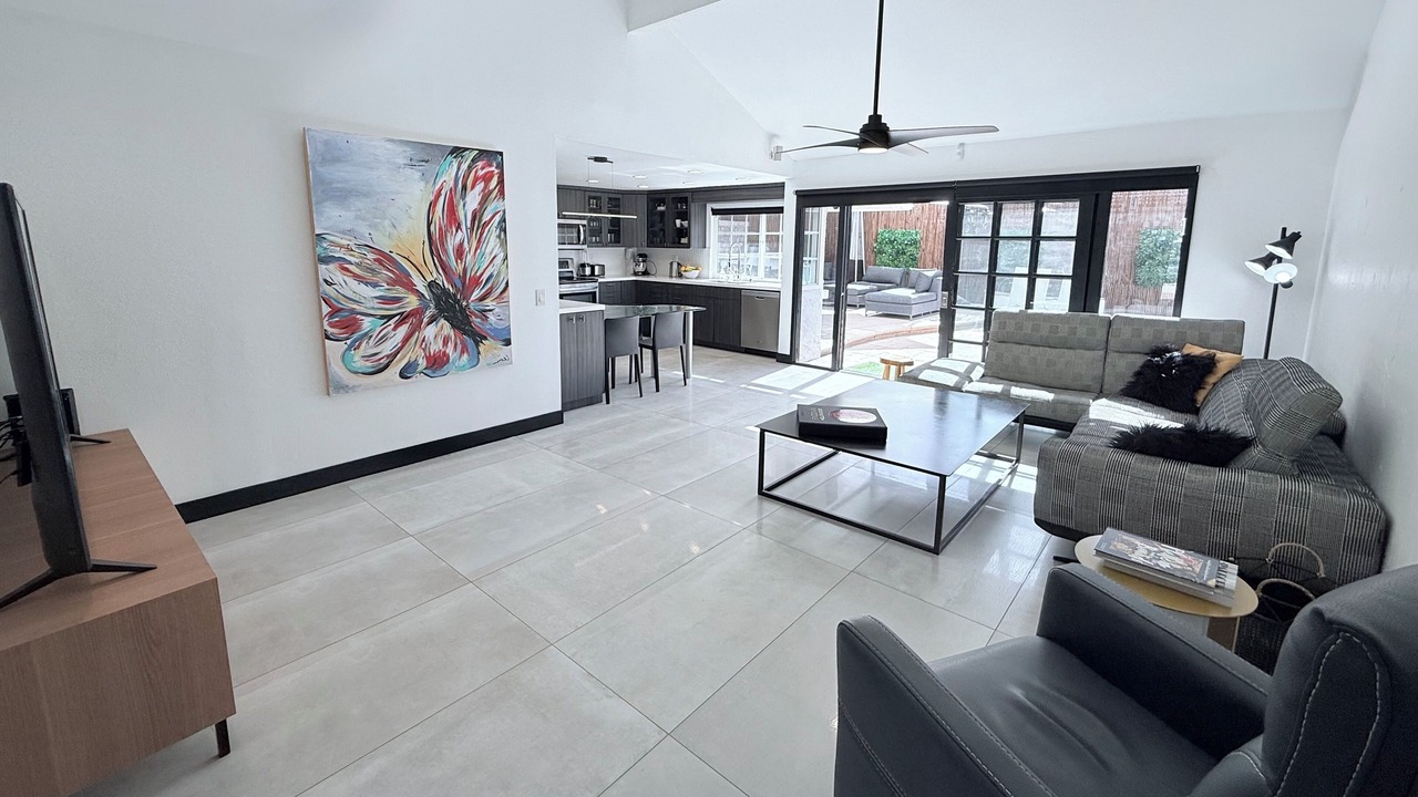Photo of Livingroom in Agoura Hills
