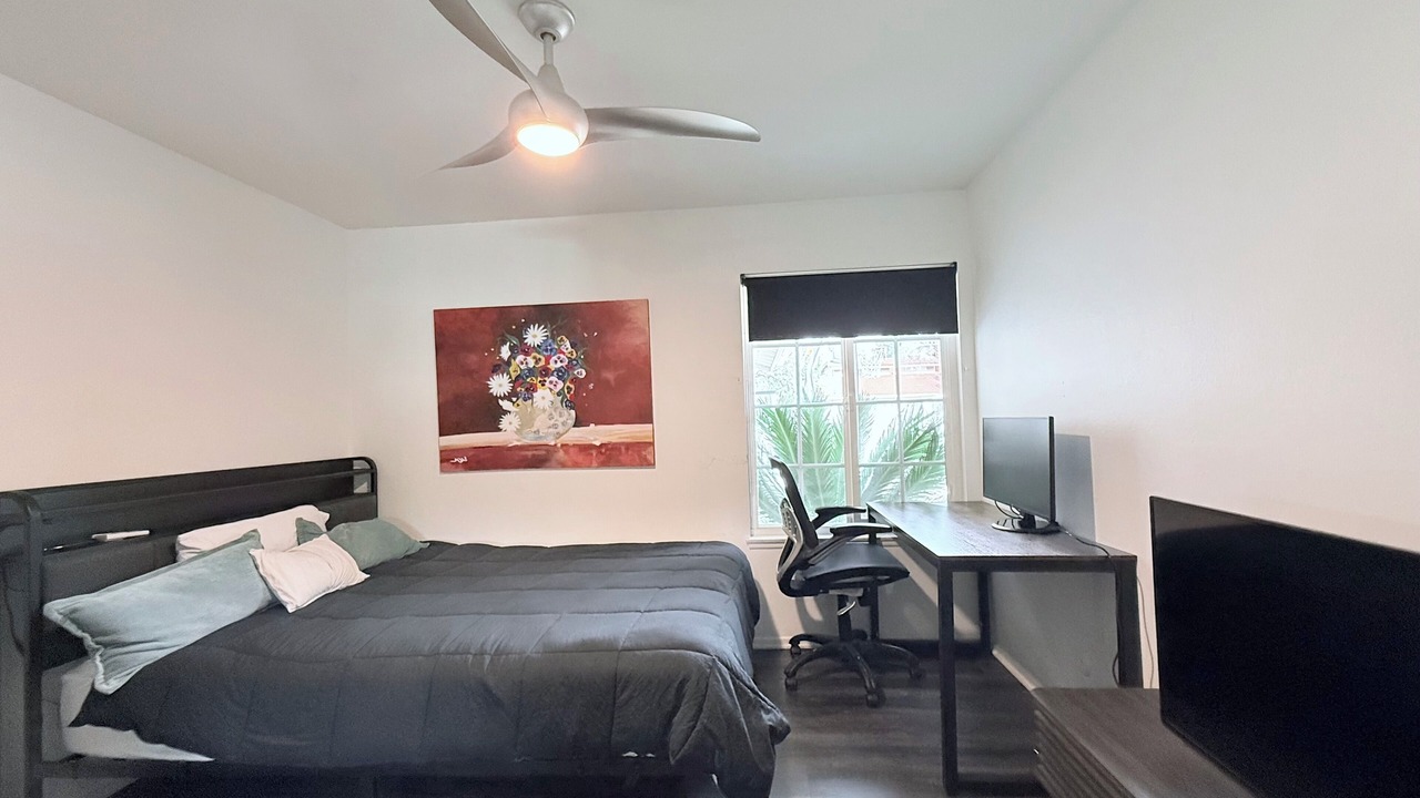 Photo of Bedroom in Agoura Hills
