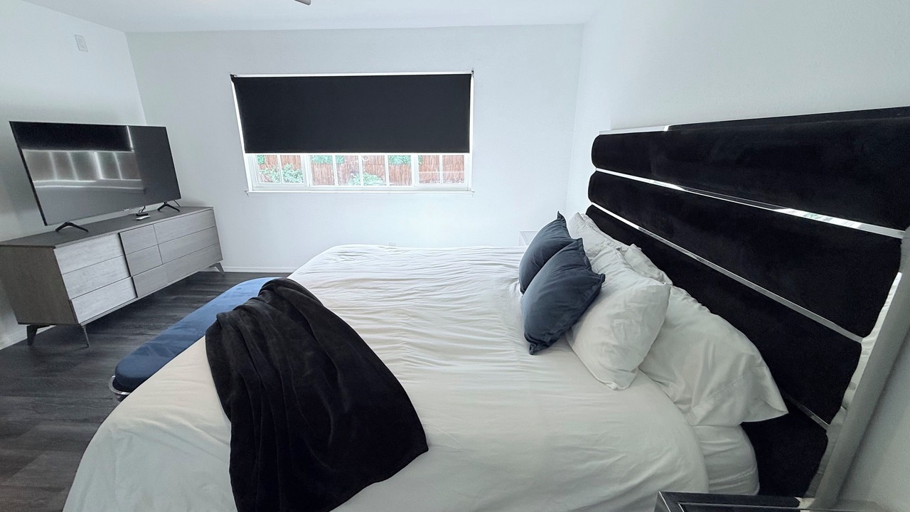 Photo of Bedroom in Agoura Hills