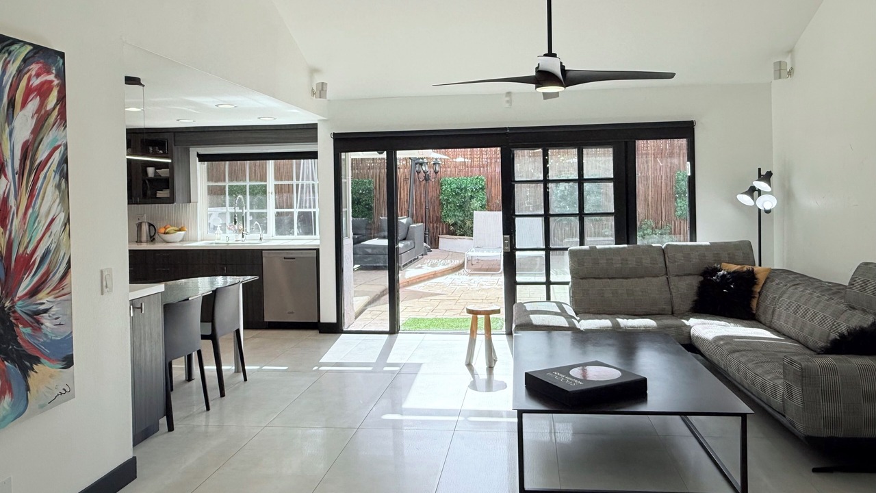 Photo of Livingroom in Agoura Hills