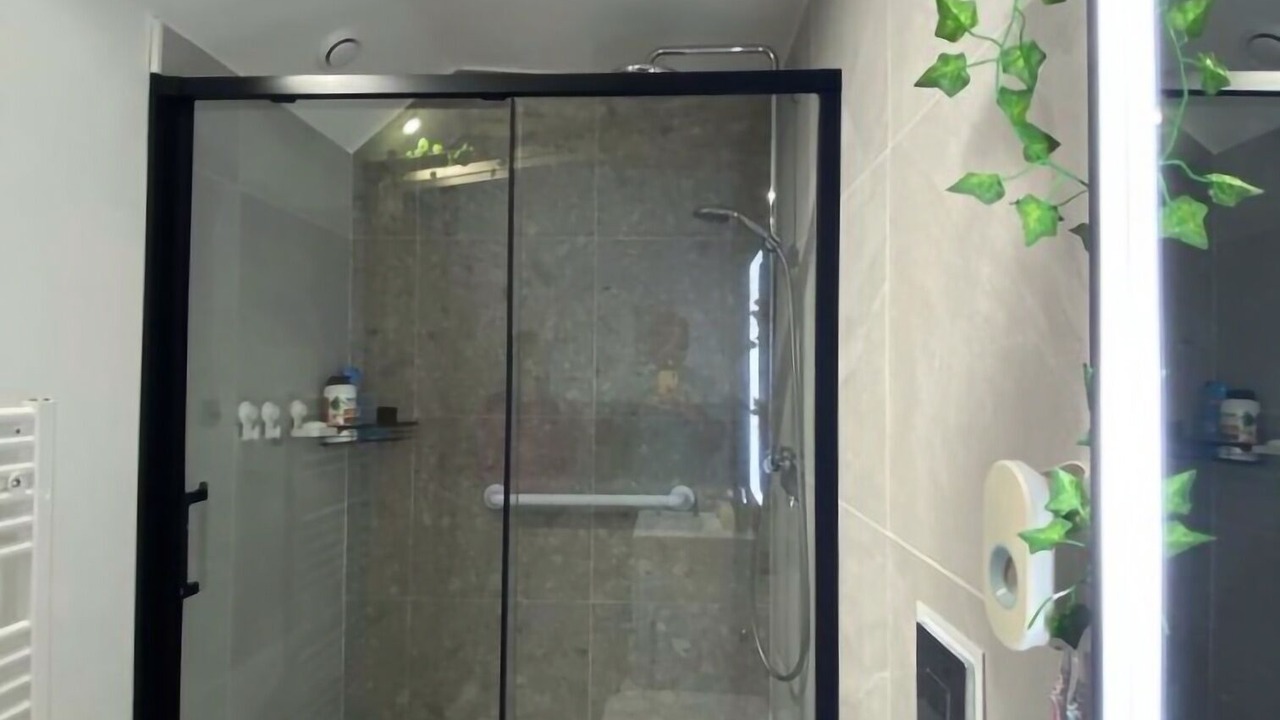 Photo of Bathroom in Lamalou-les-Bains