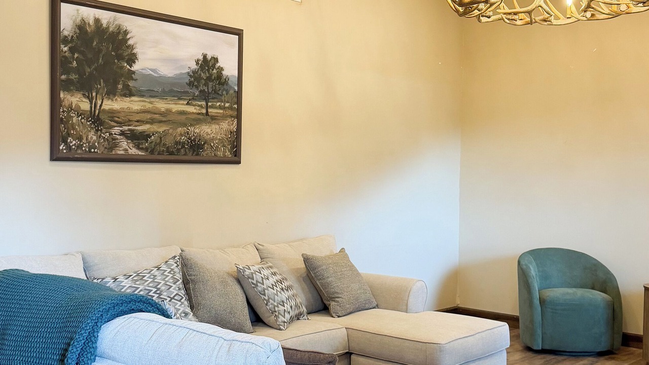 Photo of Livingroom in Reece City