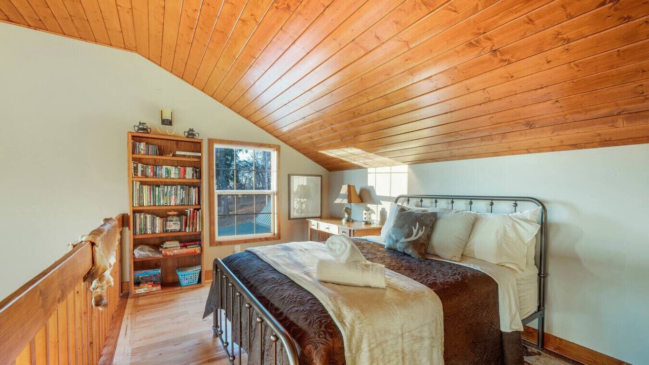 Photo of Bedroom in Monroe