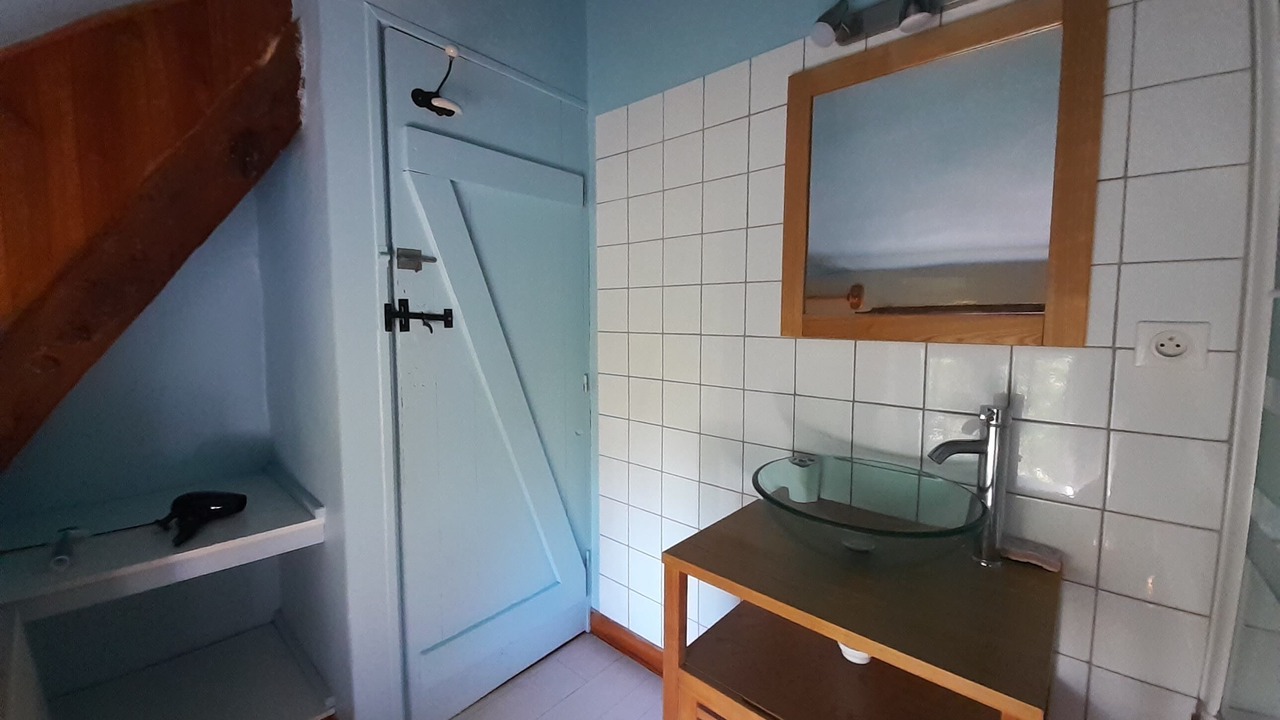 Photo of Bathroom in Marminiac