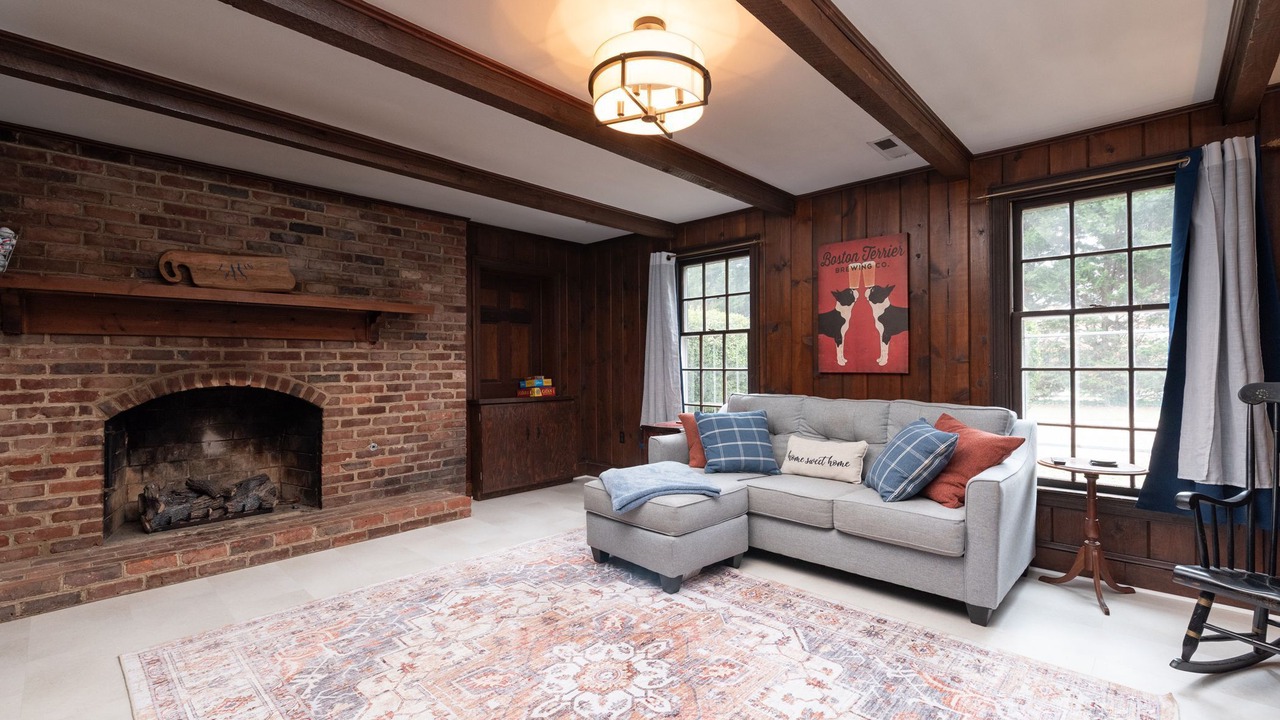 Photo of Livingroom in North Chesterfield
