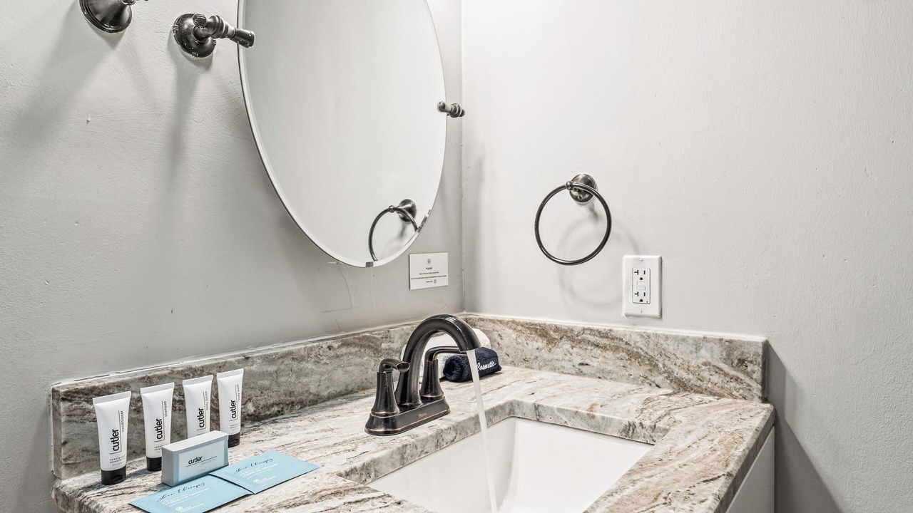 Photo of Bathroom in Junius Heights