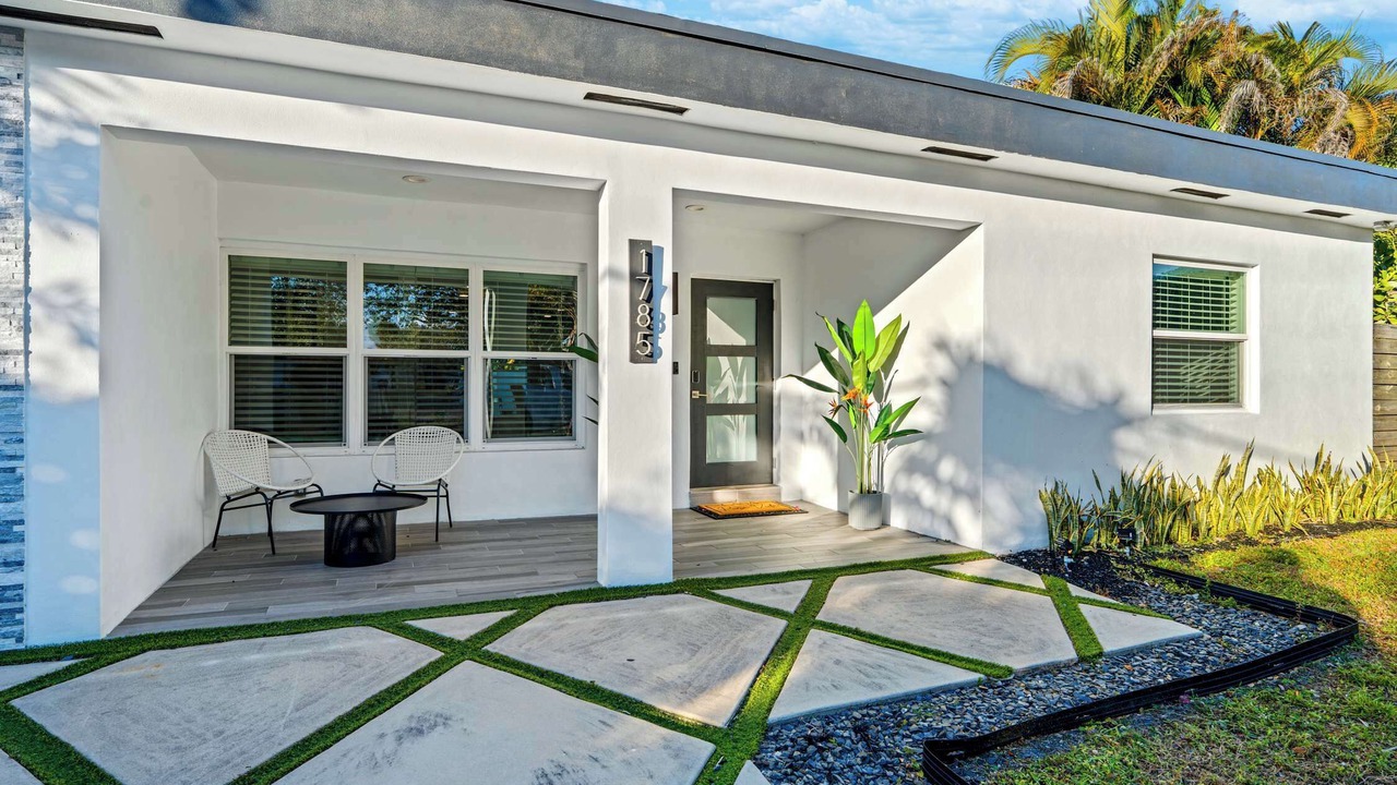 Photo of Patio Balcony in Poinsettia Heights