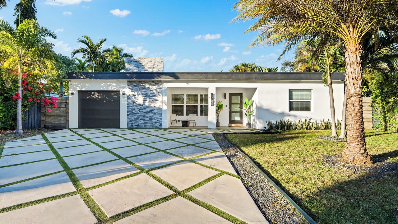 Photo of Outdoor in Poinsettia Heights