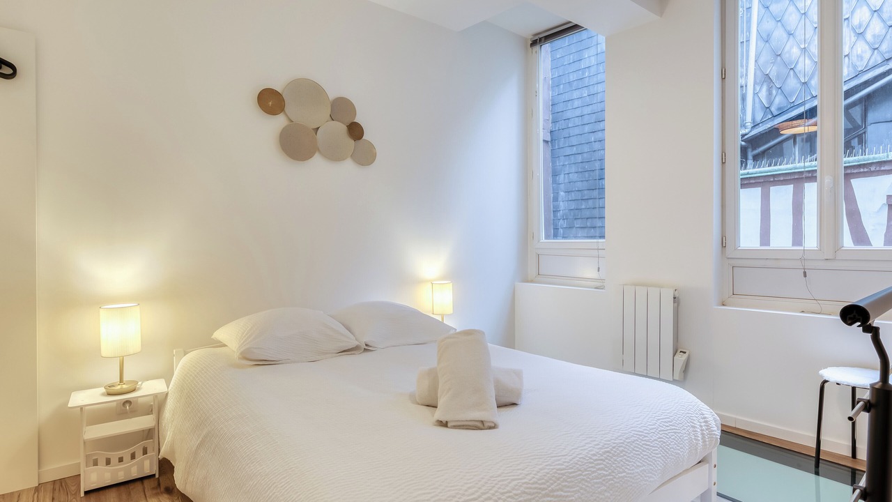 Photo of Bedroom in Rouen City Centre