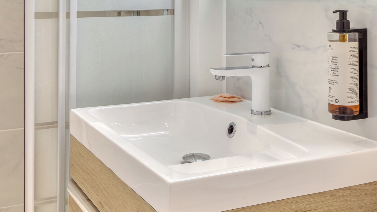 Photo of Bathroom in Rouen City Centre