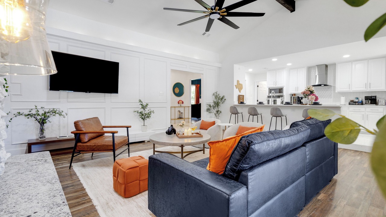 Photo of Livingroom in North Richland Hills