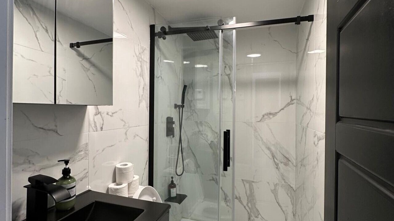 Photo of Bathroom in Cote-Des-Neiges—Notre-Dame-De-Grace