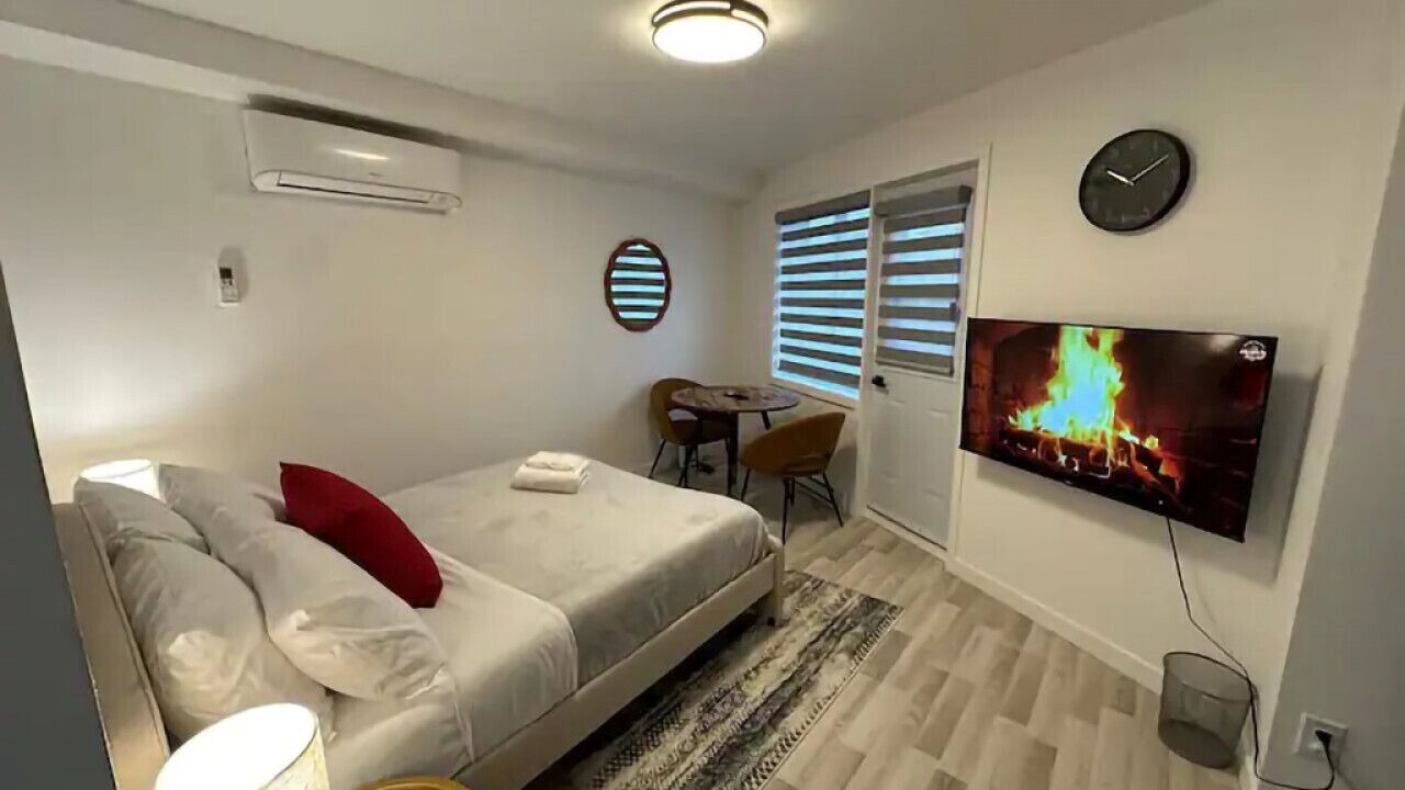 Photo of Bedroom in Cote-Des-Neiges—Notre-Dame-De-Grace