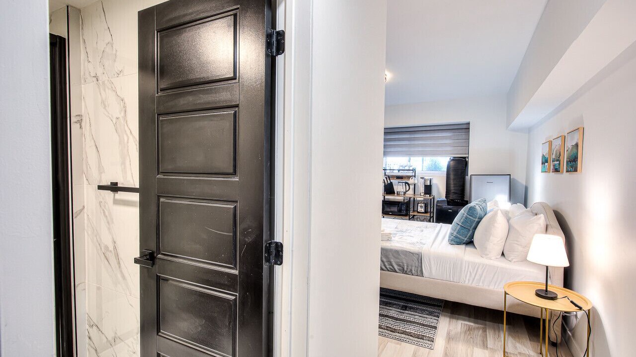 Photo of Bedroom in Cote-Des-Neiges—Notre-Dame-De-Grace