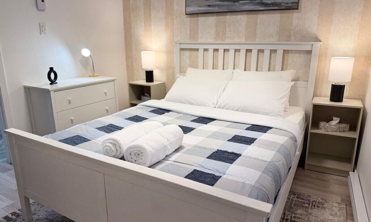 Photo of Bedroom in Cote-Des-Neiges—Notre-Dame-De-Grace