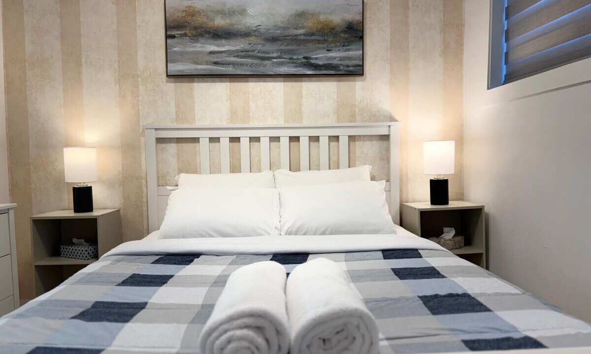 Photo of Bedroom in Cote-Des-Neiges—Notre-Dame-De-Grace