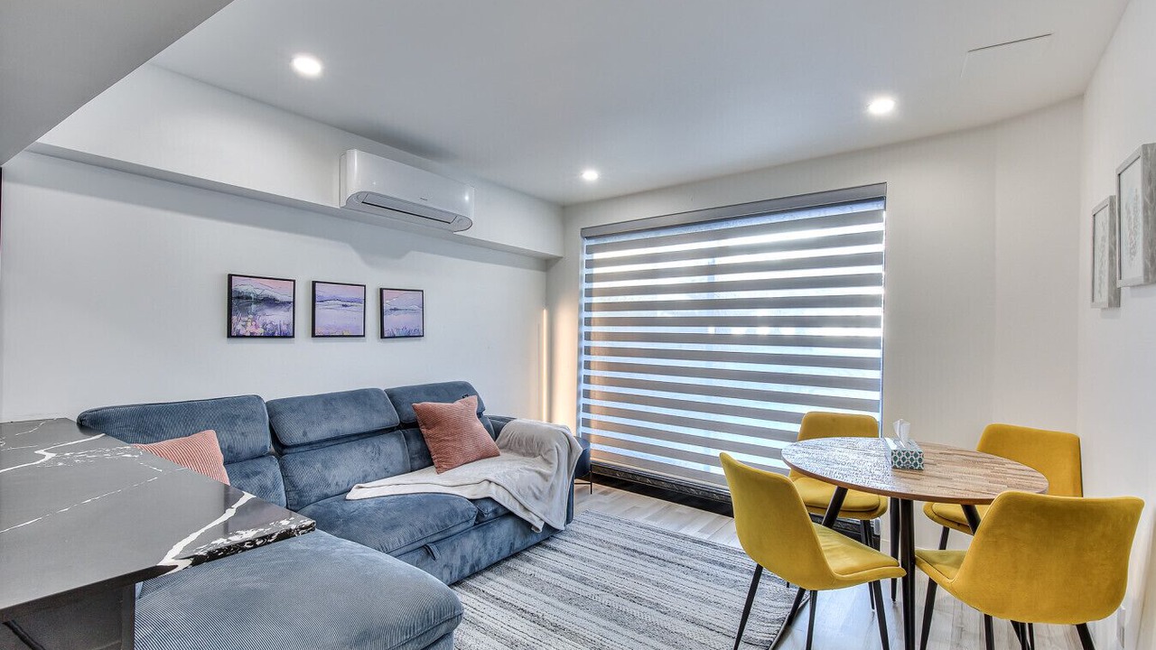Photo of Livingroom in Cote-Des-Neiges—Notre-Dame-De-Grace