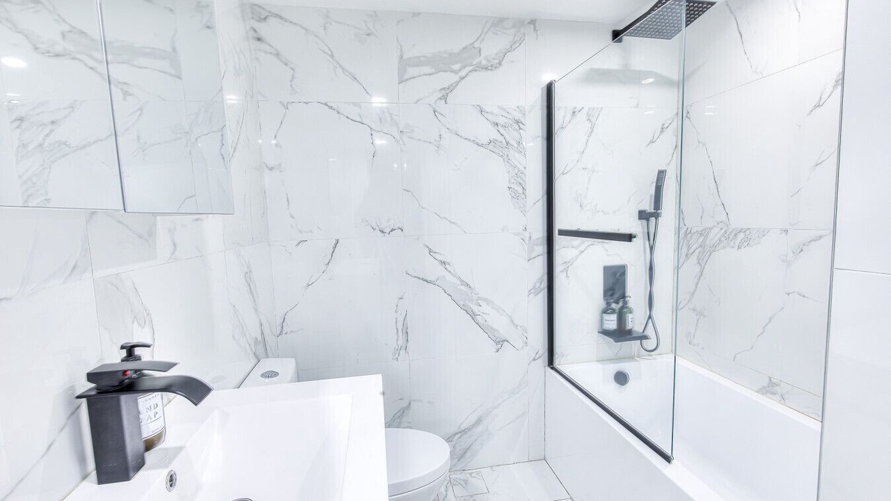 Photo of Bathroom in Cote-Des-Neiges—Notre-Dame-De-Grace