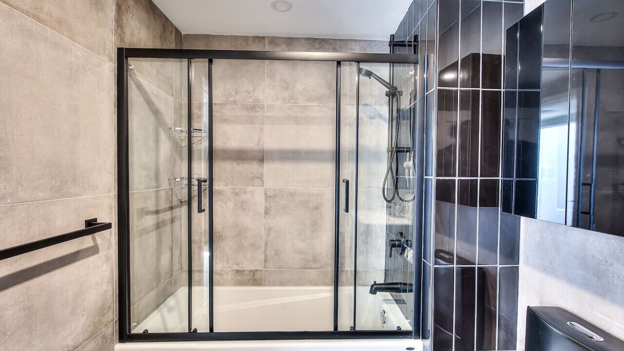 Photo of Bathroom in Cote-Des-Neiges—Notre-Dame-De-Grace