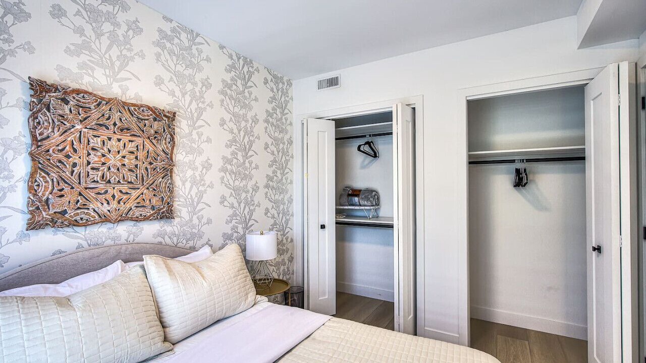 Photo of Bedroom in Cote-Des-Neiges—Notre-Dame-De-Grace