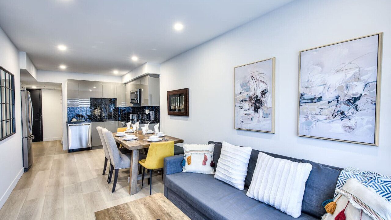 Photo of Livingroom in Cote-Des-Neiges—Notre-Dame-De-Grace