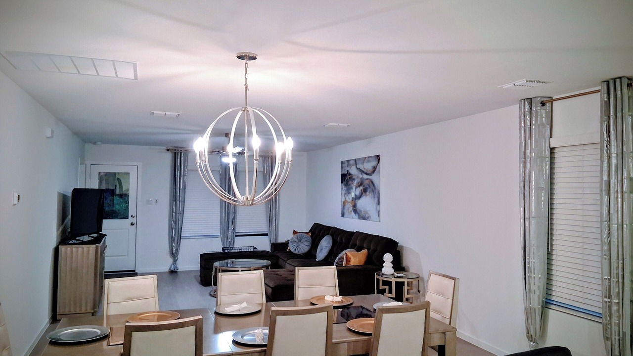 Photo of Livingroom in Aubrey