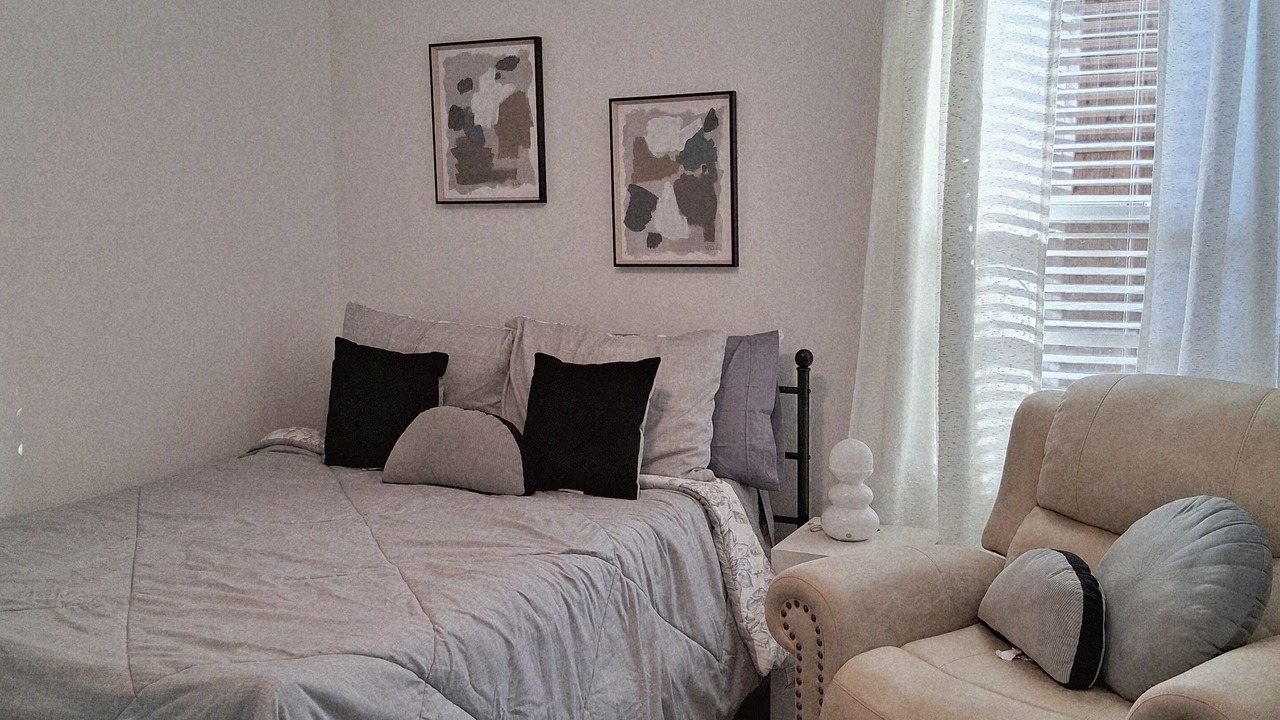 Photo of Bedroom in Aubrey