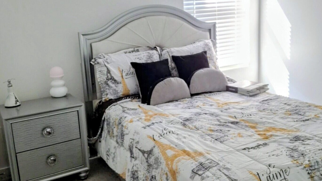 Photo of Bedroom in Aubrey
